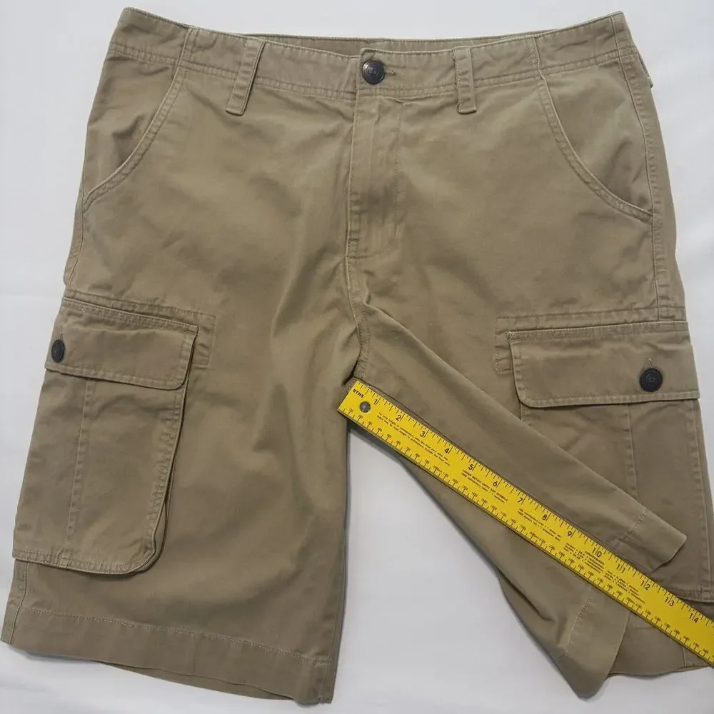 TRUE RELIGION FLAP POCKET CARGO SHORTS MEN'S SIZE 33 WAIST INSEAM 12